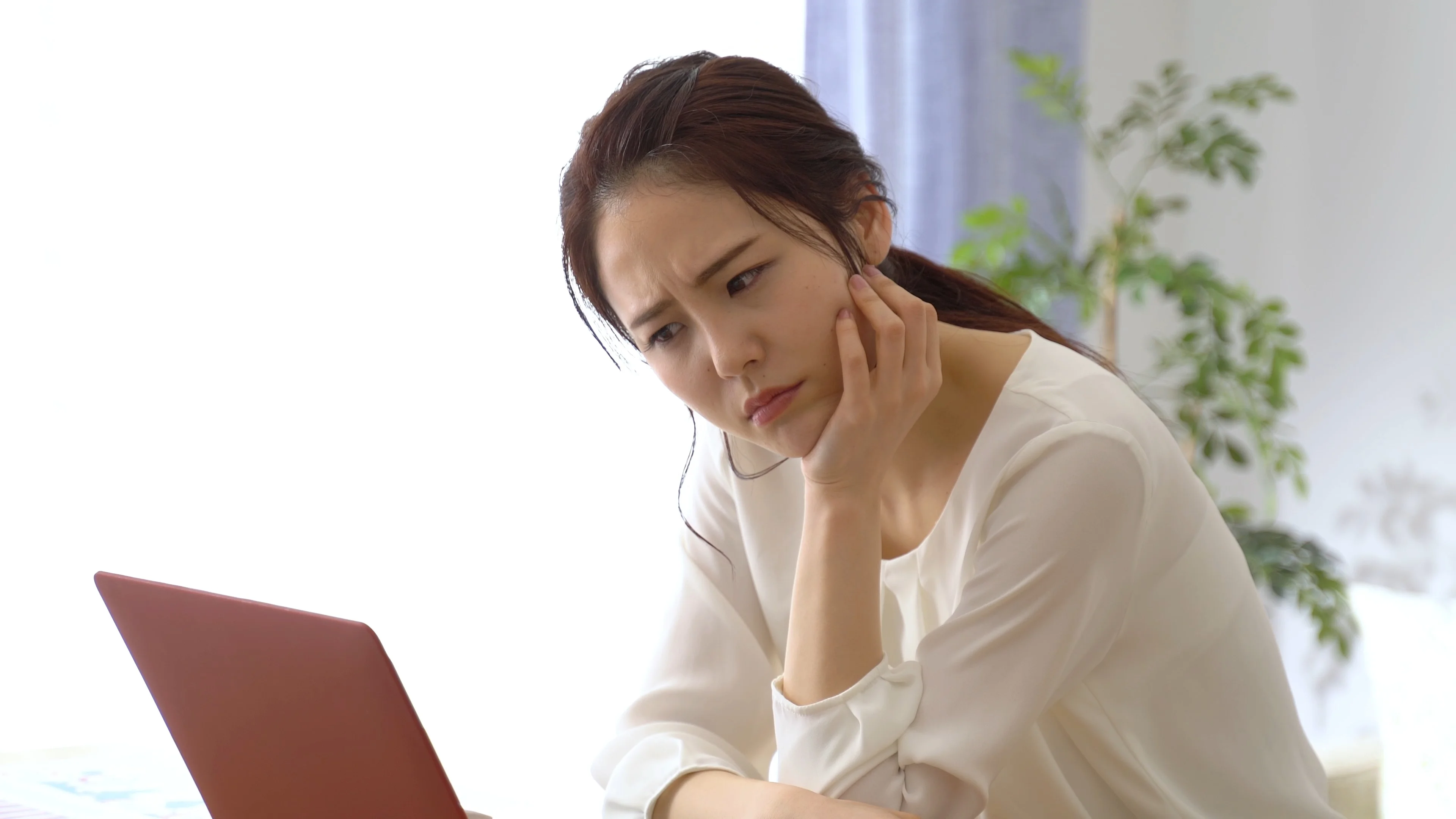 キャリアに悩む女性